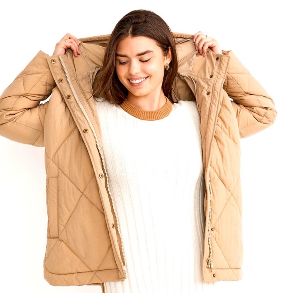 Madewell tan puffer jacket.